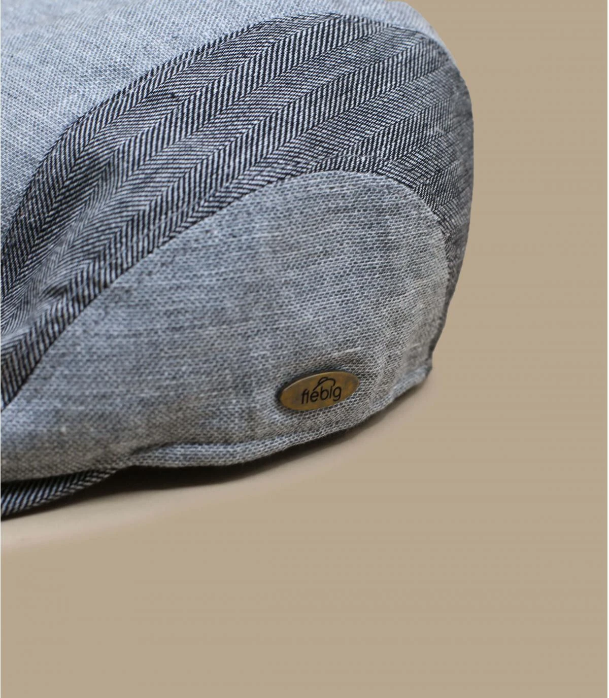 Cyrus Gris 4 Cyrus Gris – Image 2