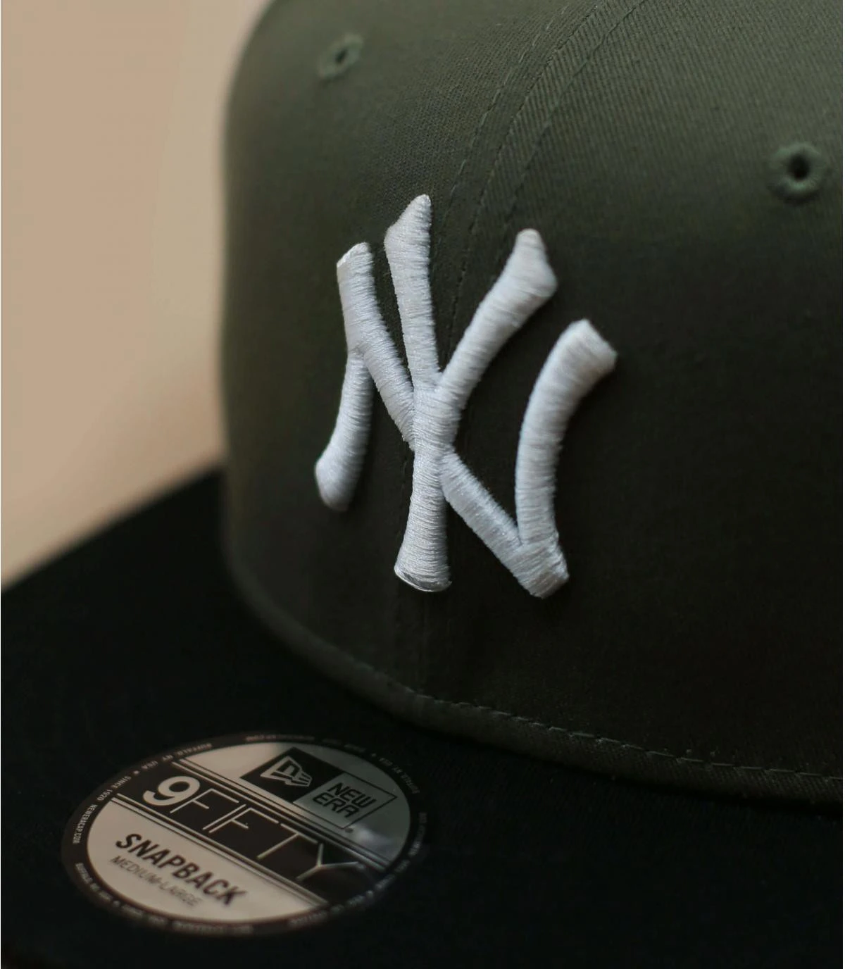 NEW ERA Snapback Colour Block NY 950 Olive Black 5 NEW ERA Snapback Colour Block NY 950 Olive Black – Image 3
